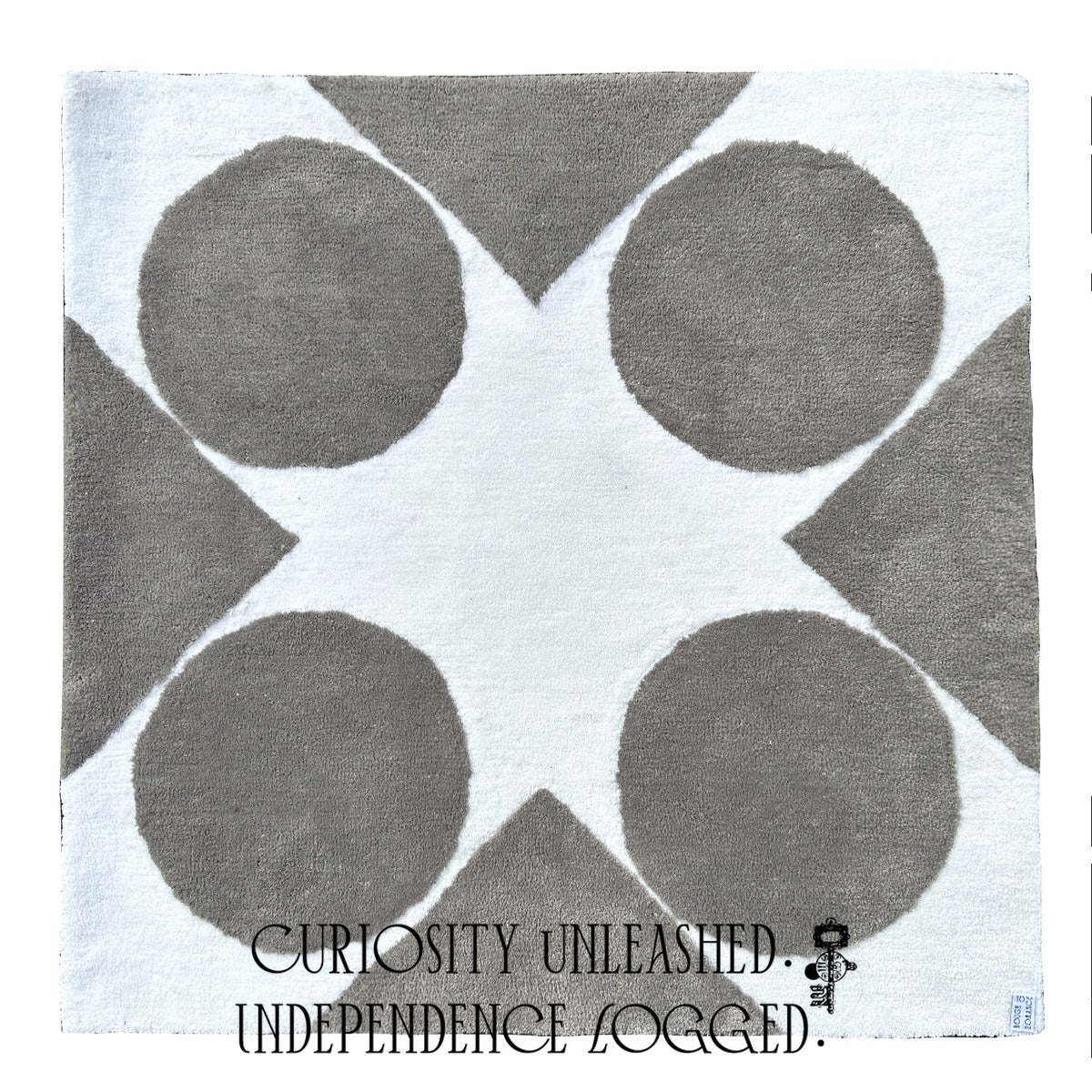 Geometric Square Rug — Four Circles