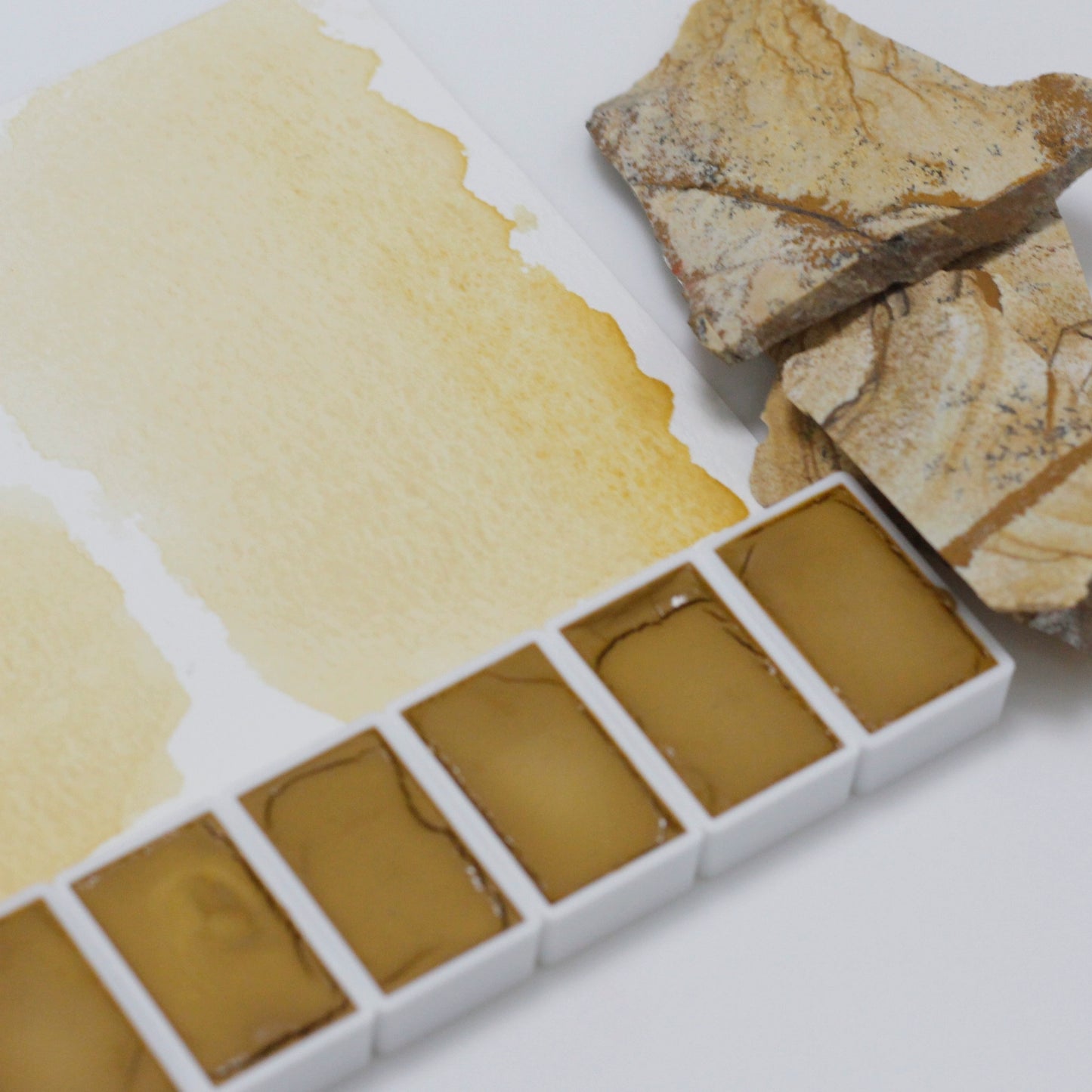 Wood grain stone Serpeg Giante natural mineral color yellow handmade solid watercolor pigment semi opaque