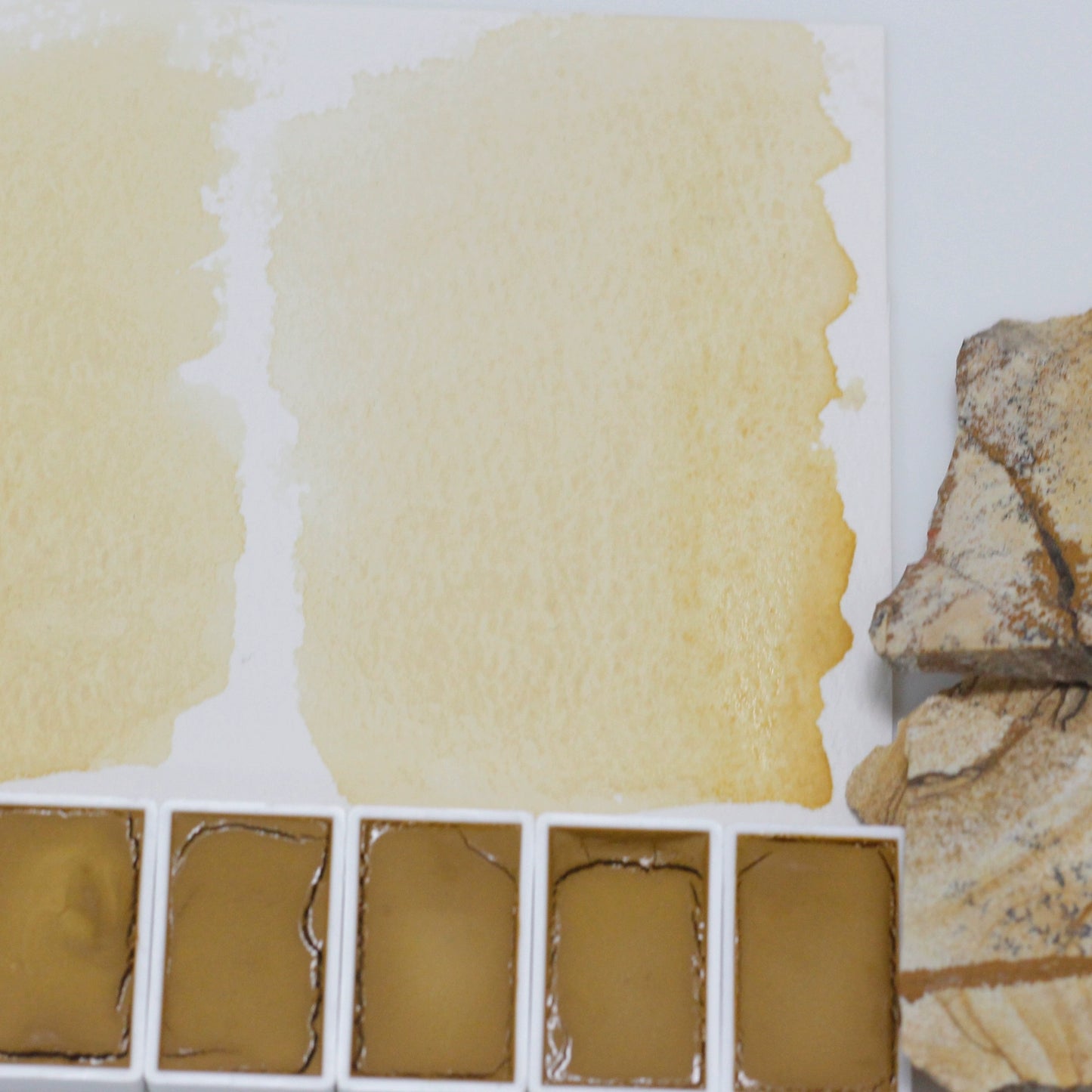 Wood grain stone Serpeg Giante natural mineral color yellow handmade solid watercolor pigment semi opaque