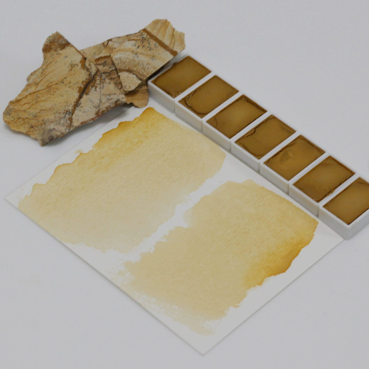 Wood grain stone Serpeg Giante natural mineral color yellow handmade solid watercolor pigment semi opaque